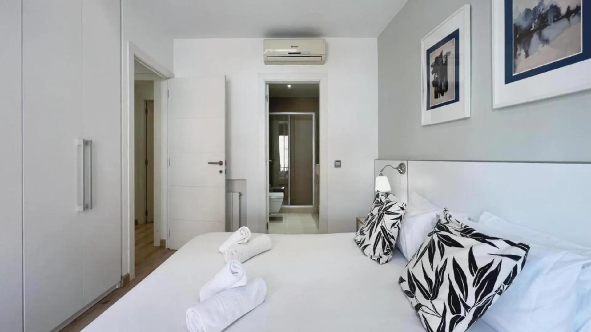Penthouse With Amazing Terrace, 9P 3Bd Apartment Barcelona Spain