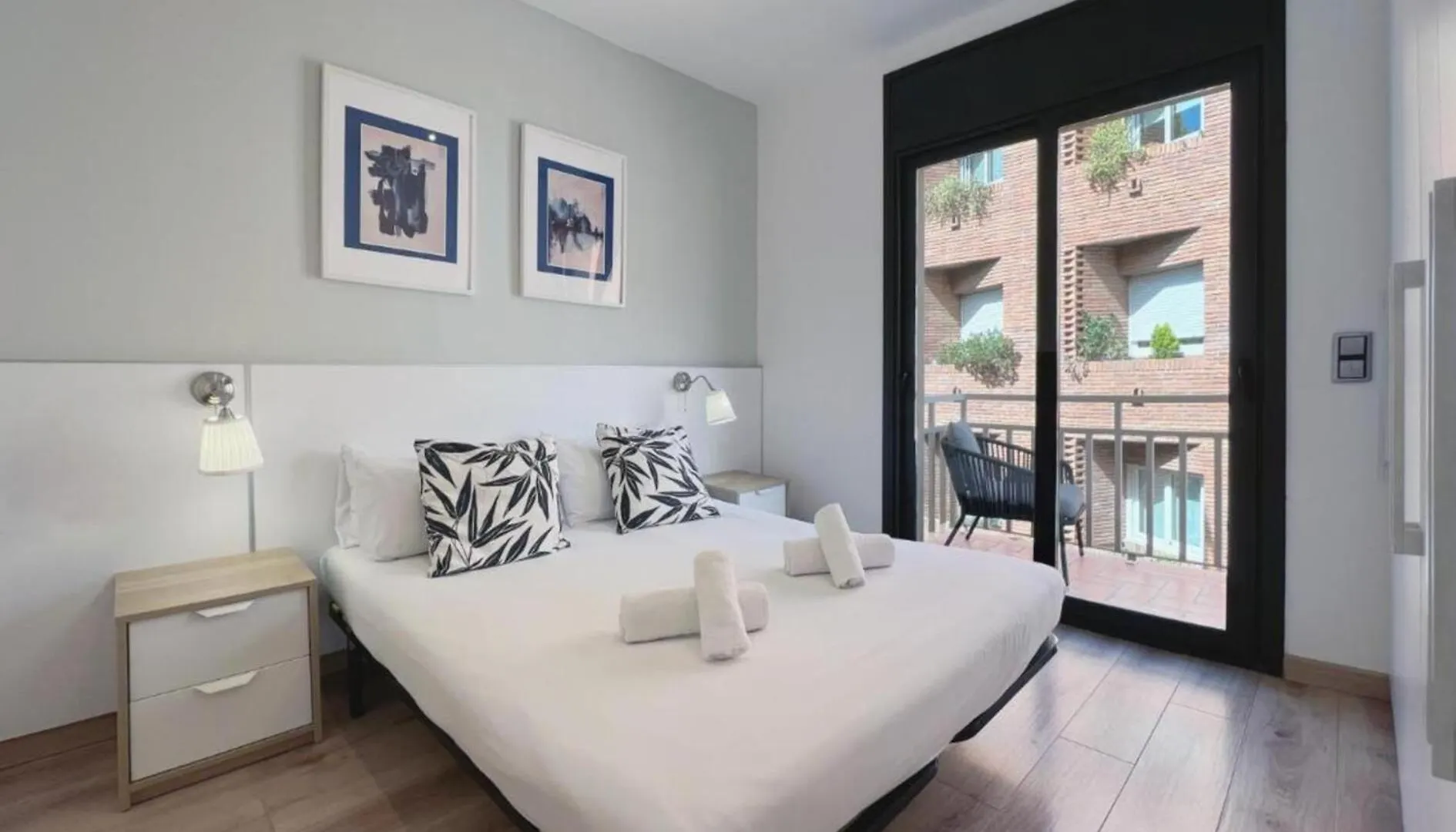 Penthouse With Amazing Terrace, 9P 3Bd Apartment Barcelona