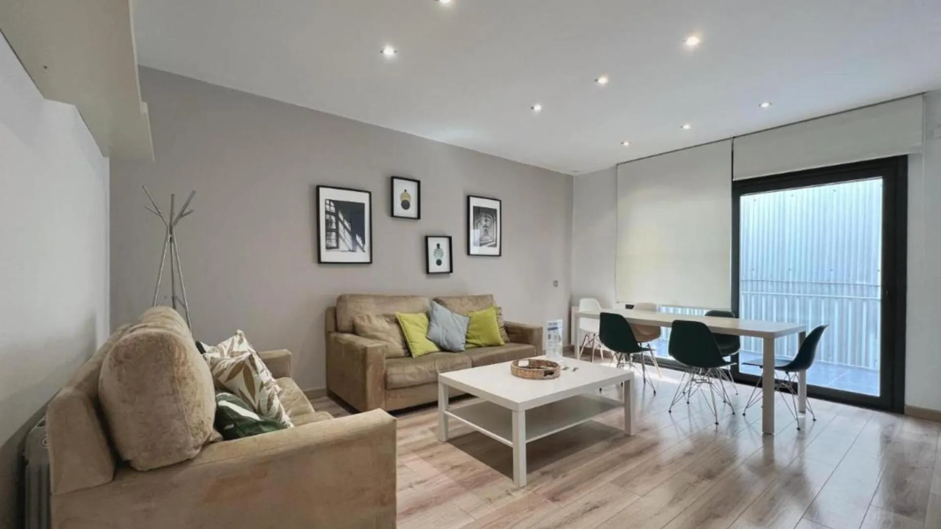 Penthouse With Amazing Terrace, 9P 3Bd Apartment Barcelona