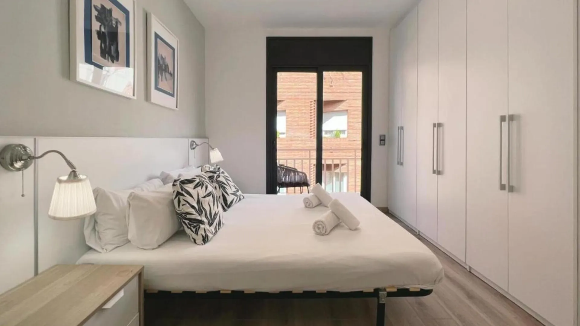 Penthouse With Amazing Terrace, 9P 3Bd Apartment Barcelona